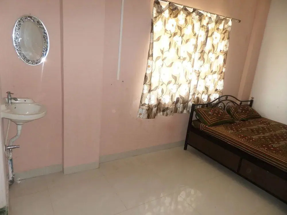 Пуна: Hotel Ladli Lodging
