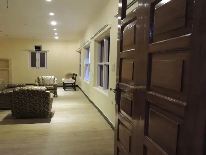 Раникхет: Whispering Heights Hotel