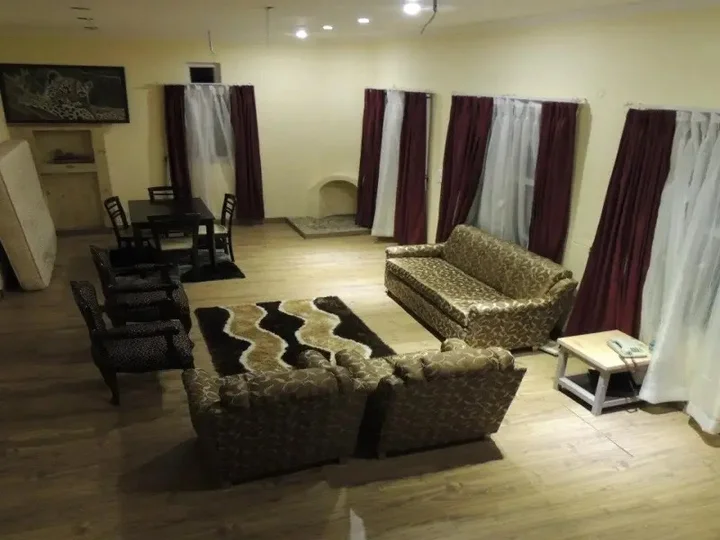 Раникхет: Whispering Heights Hotel