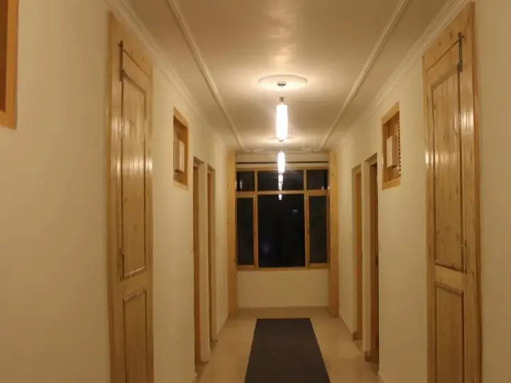 Манали: Six Seasons Hotel