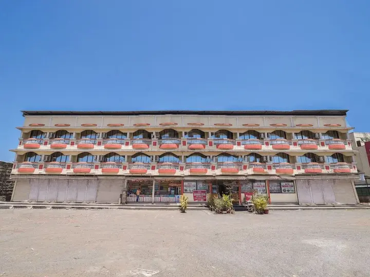 Лонавала: Om Palace