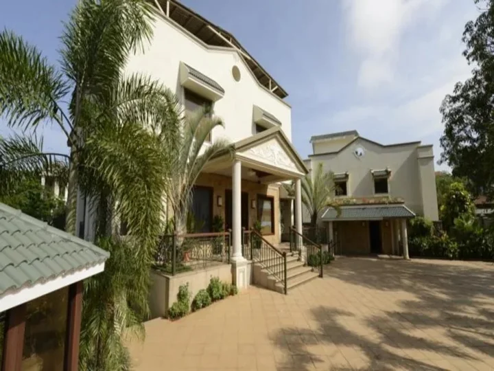 Лонавала: Crystal County Resort