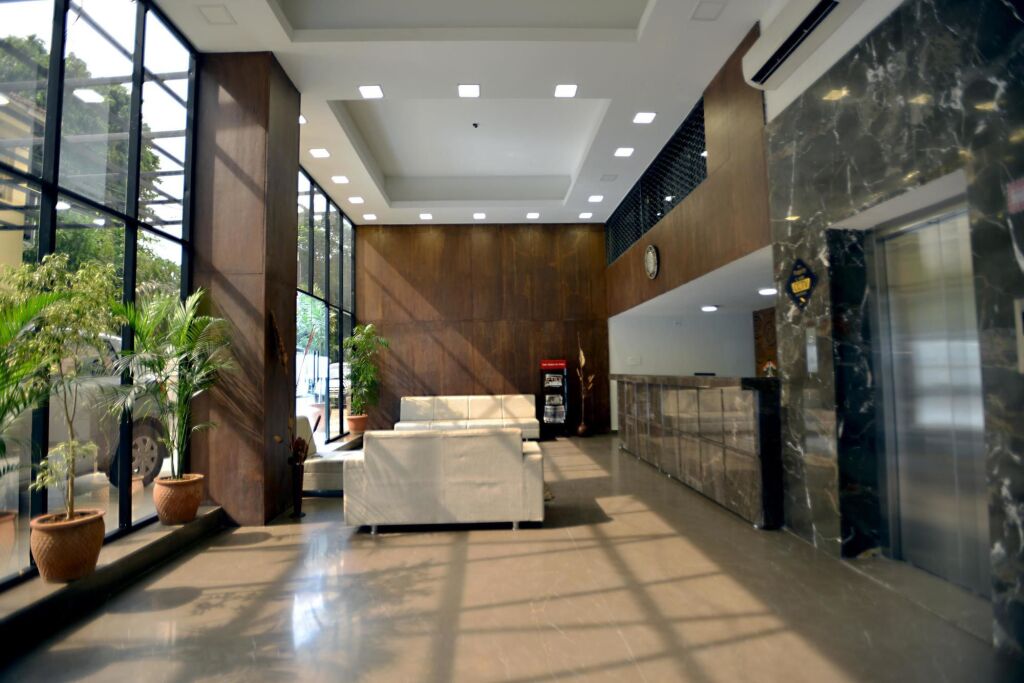 Вадодара: OYO Premium Circuit House Vadodara