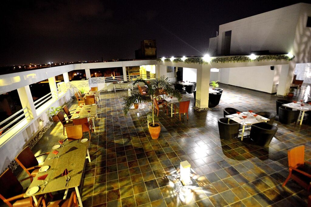 Вадодара: OYO Premium Circuit House Vadodara