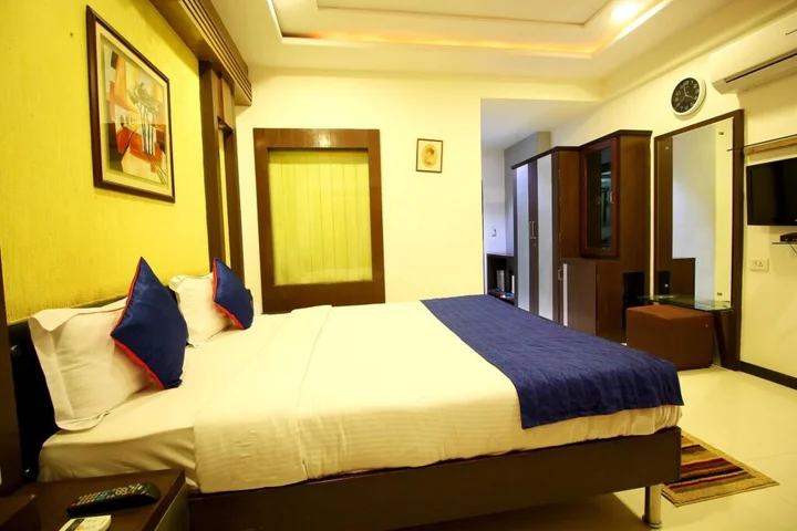 Ахмедабад: OYO 900 Marshall The Grand Hotel