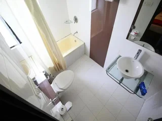 Ахмедабад: OYO Premium Gujarat College Ellisbridge