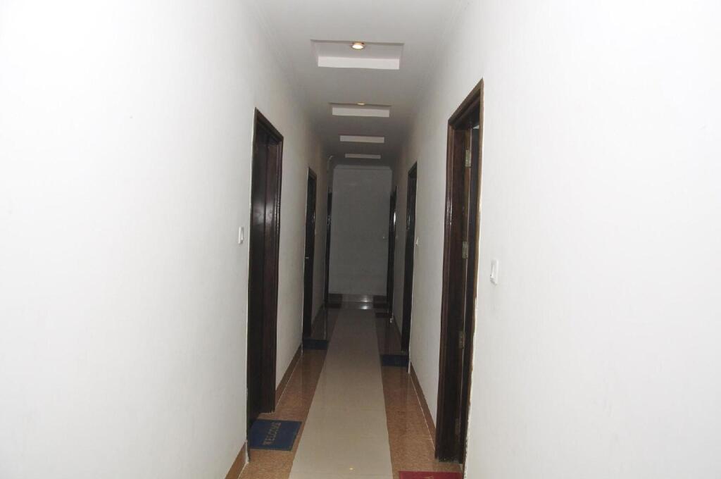 Амритсар: OYO 1605 Hotel Axis Inn