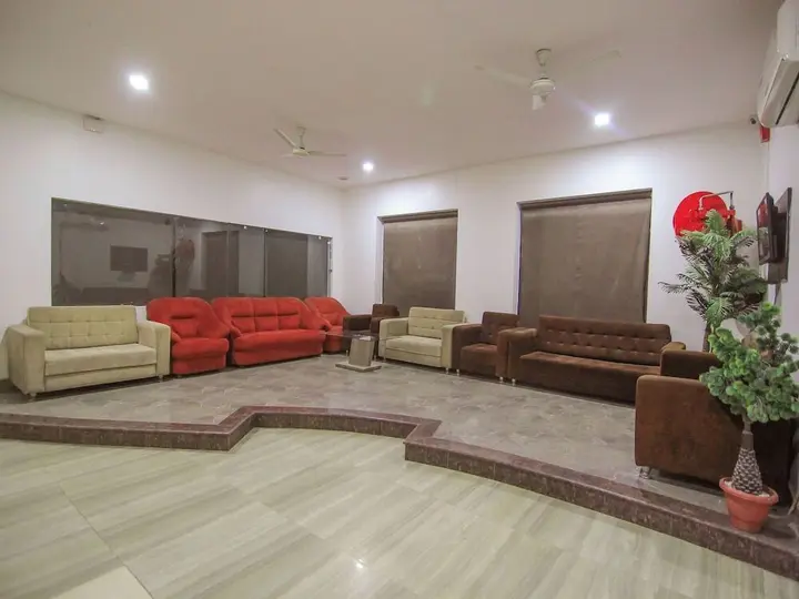 Лакхнау: OYO 1358 Hotel Crossroad