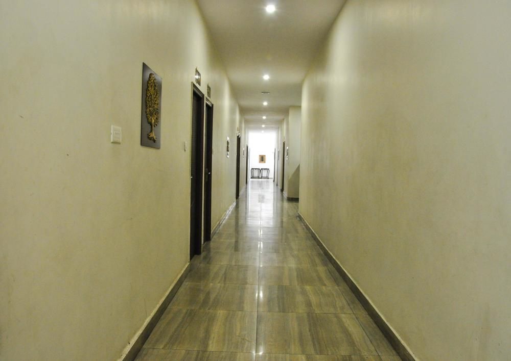 Лакхнау: OYO 1358 Hotel Crossroad