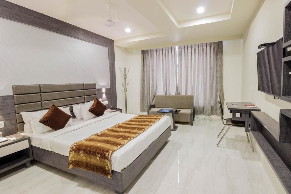 Ахмедабад: OYO Rooms High Court SG Highway