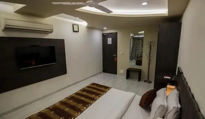 Ахмедабад: OYO Rooms High Court SG Highway