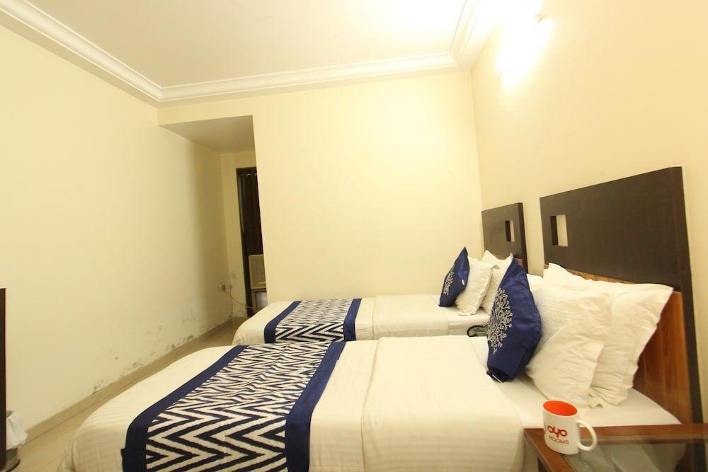 Сурат: Hotel Alfa