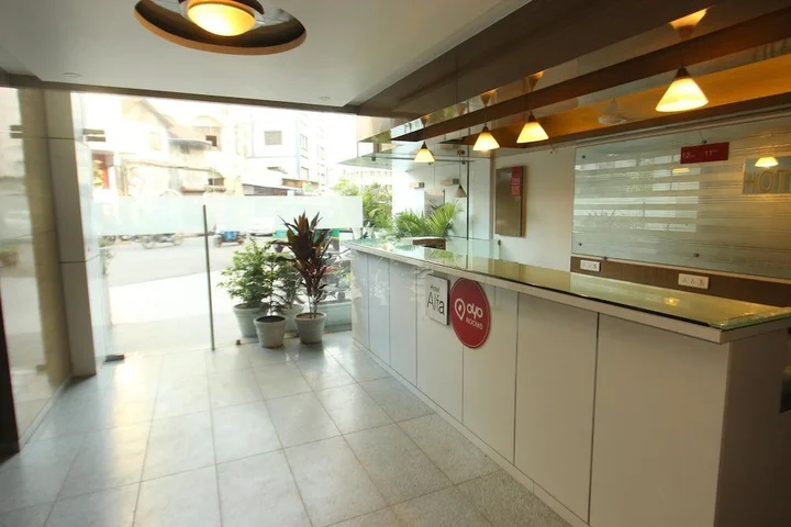 Сурат: Hotel Alfa