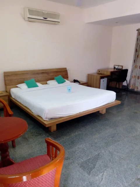 Хидерабад: Serenity Inn Elite