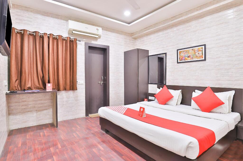 Раджкот: OYO 1345 Hotel S K