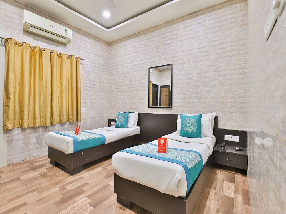 Раджкот: OYO 1345 Hotel S K