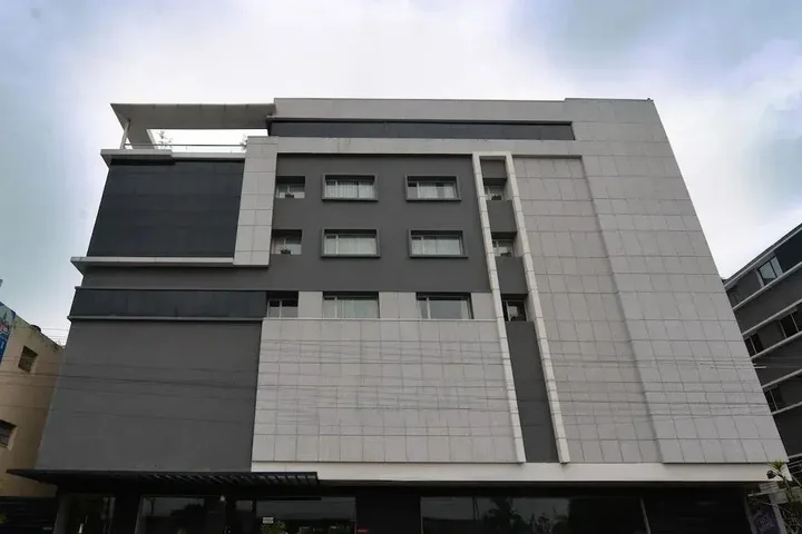 Виджаявада: OYO 1038 The Kay Hotel