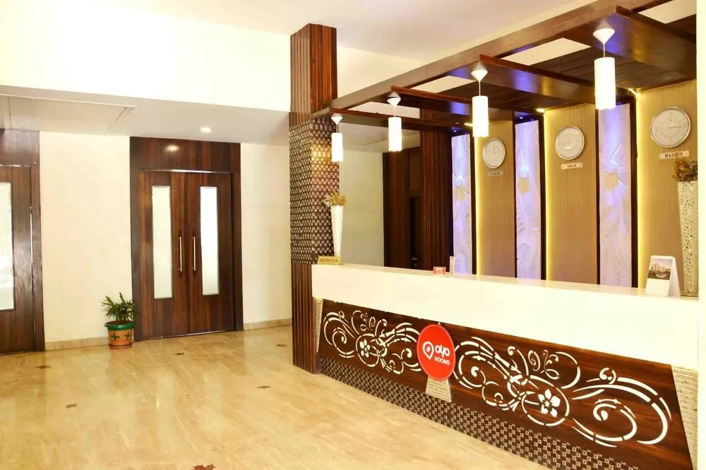 Индаур: OYO 1535 Hotel Bee Town
