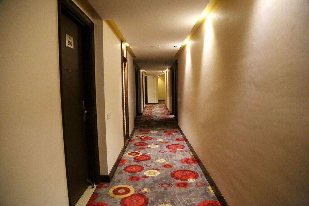 Джаландхар: OYO 1394 Ambassador Hotel
