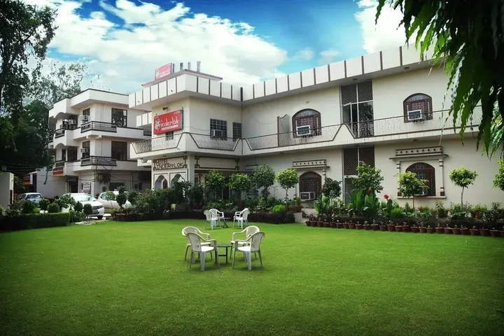 Алвар: Hotel Inderlok