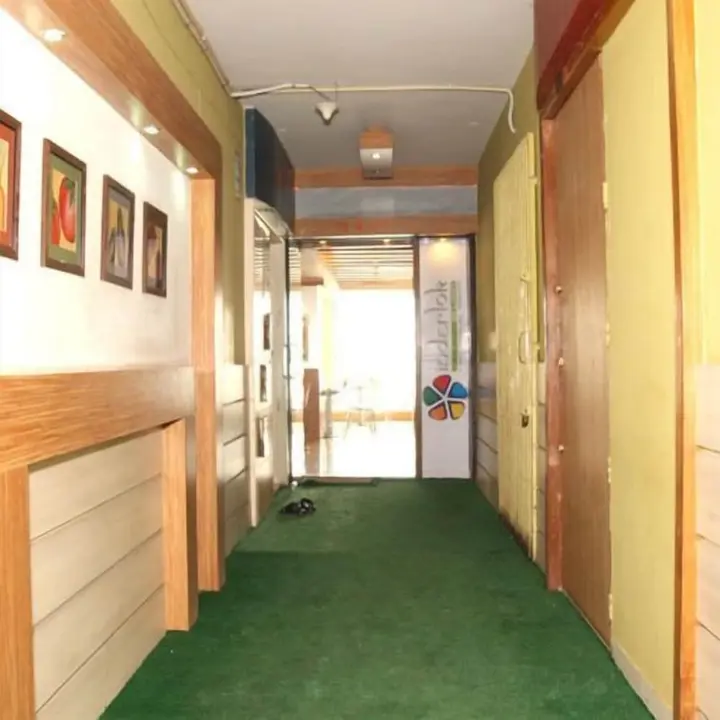 Алвар: Hotel Inderlok