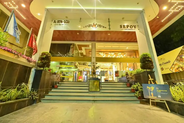 Майсур: OYO 1711 Hotel Sepoy Grande