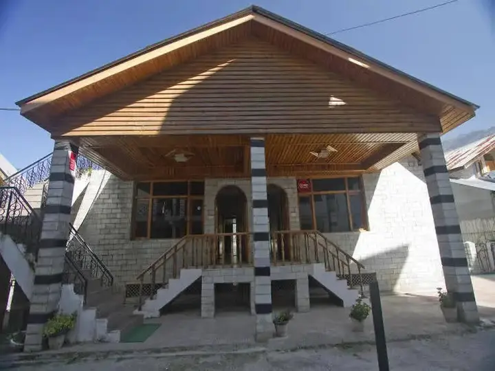Манали: OYO 1882 Mountain View Cottage