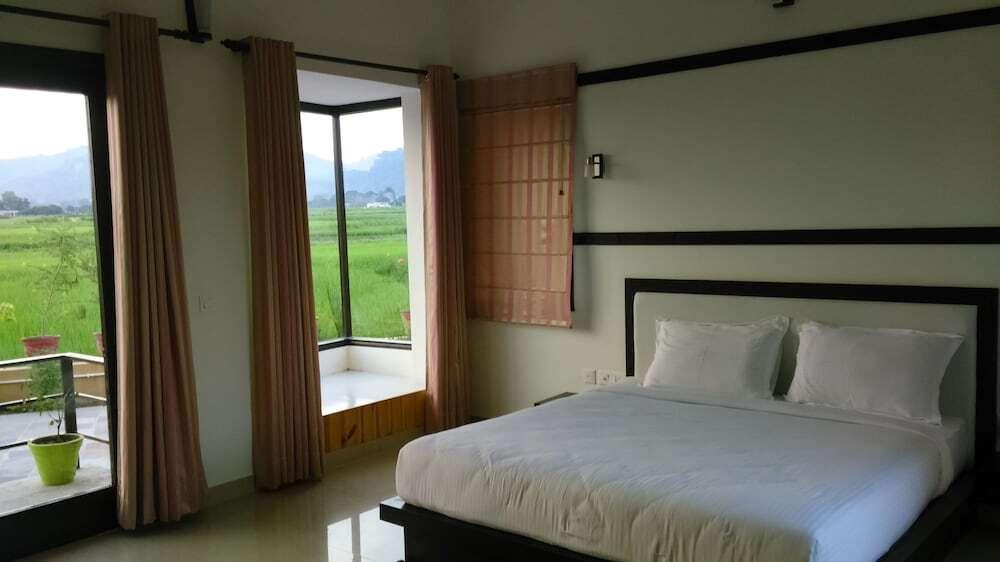 Наинитал: OYO Premium Corbett Jhirna