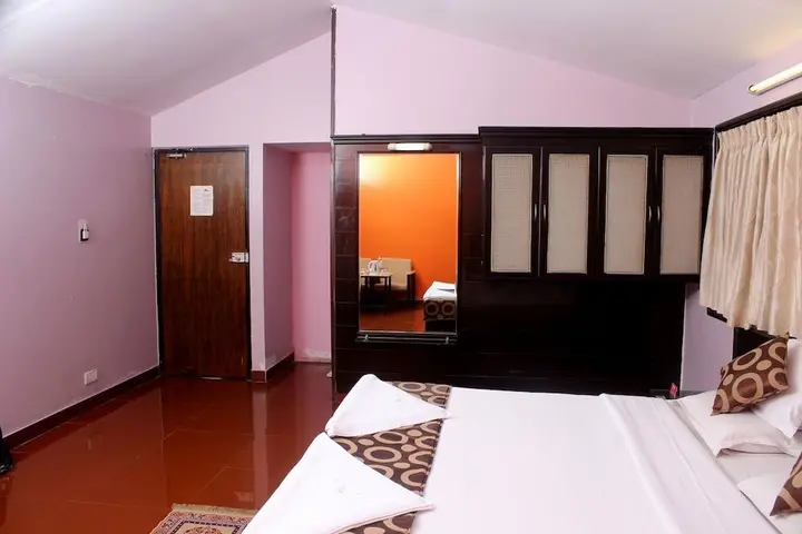 Майсур: OYO 1916 Hotel Suhashini Palace