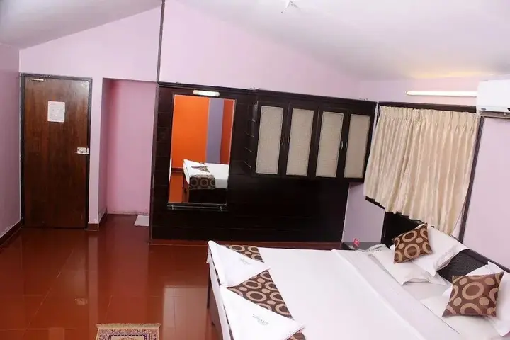 Майсур: OYO 1916 Hotel Suhashini Palace