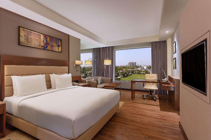Агра: Doubletree By Hilton Agra