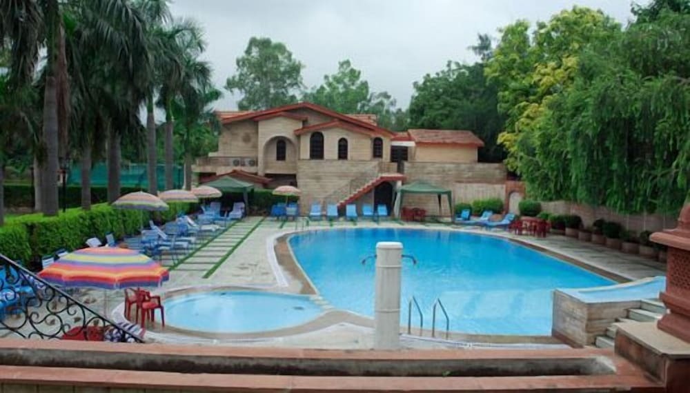 Нью-Дели: Ashok Country Resort