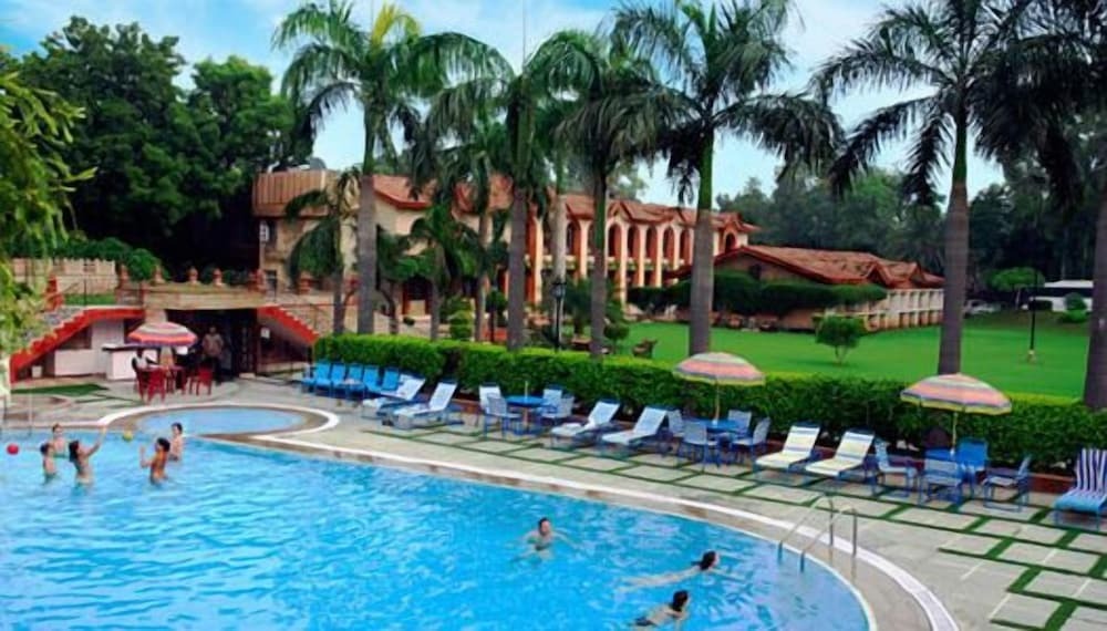 Нью-Дели: Ashok Country Resort