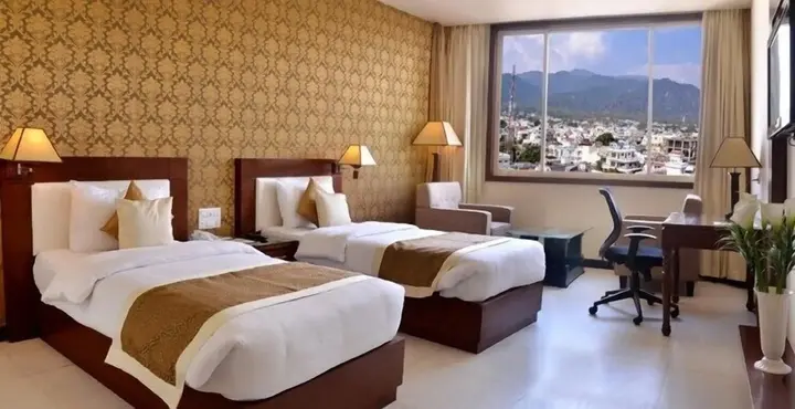 Наинитал: Devashish Hotel