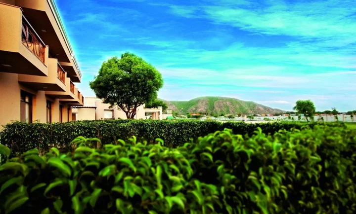 Шахджаханпур: Treehouse Sunrise Resort Neemrana