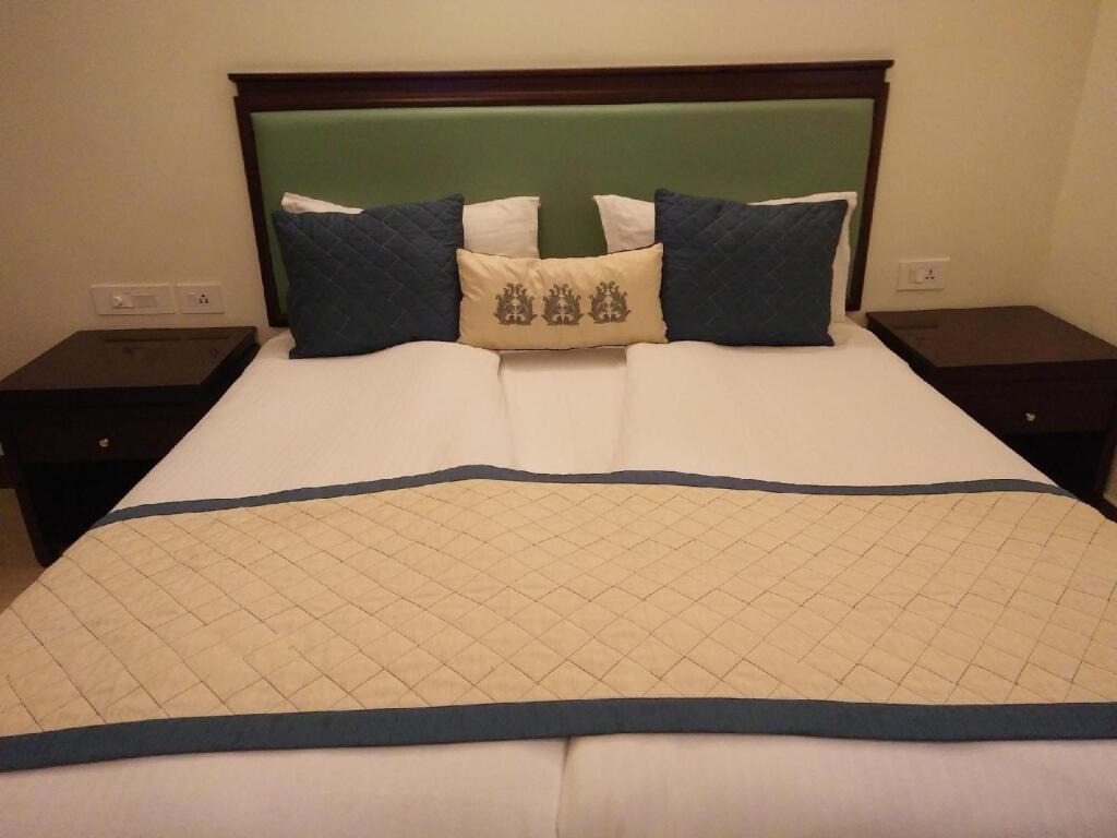 Шахджаханпур: Treehouse Sunrise Resort Neemrana