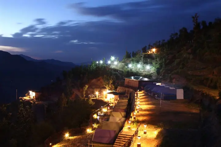 Техри: Whispering Pines Himalayan Retreat