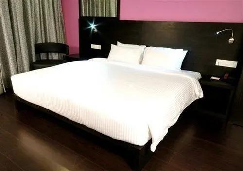 Пуна: Clarks Inn Suites Pune