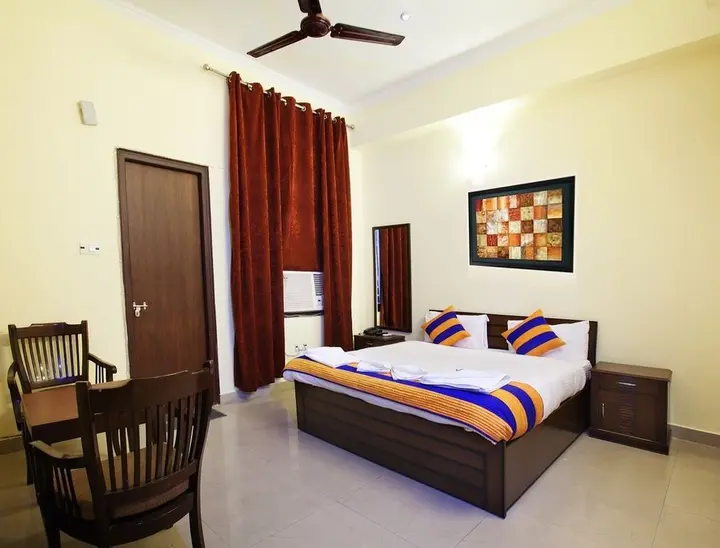 Нойда: OYO 311 City Stay Hotel