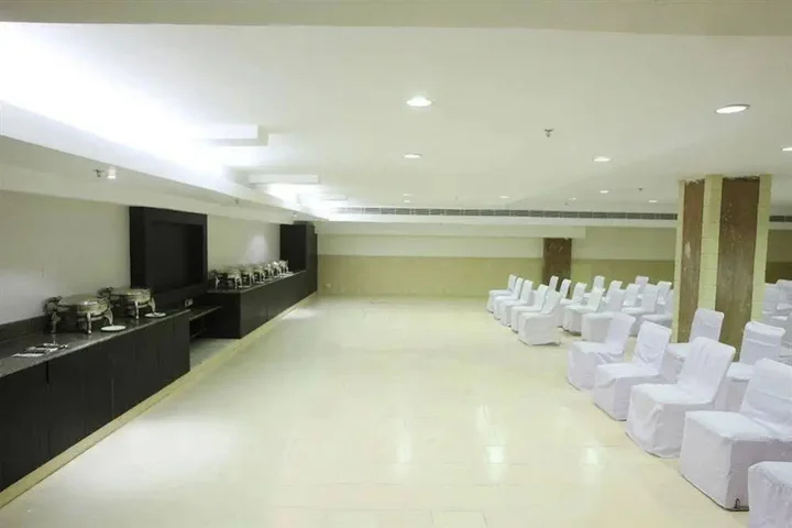 Нью-Дели: Parkland Grand Kapashera