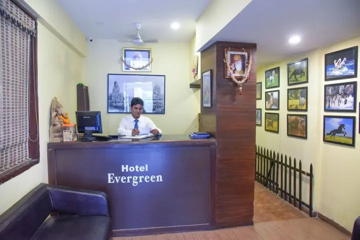 Мумбаи: Evergreen Hotel
