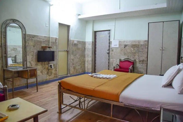 Мумбаи: Evergreen Hotel