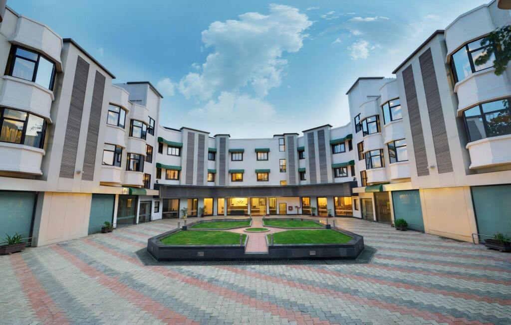 Ширди: Daiwik Hotels