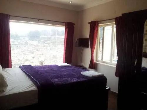 Ути: Hotel Heaven Holiday