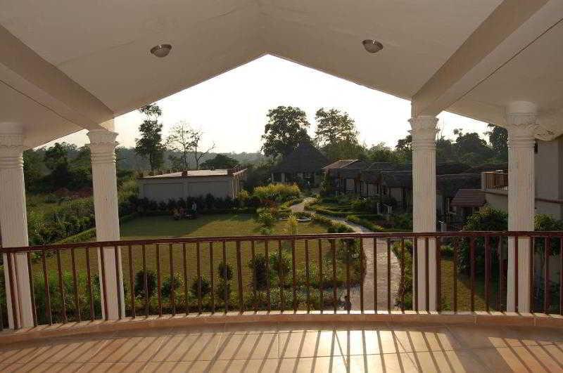 Наинитал: Clarks Inn Corbett Resort & SPA Corbett