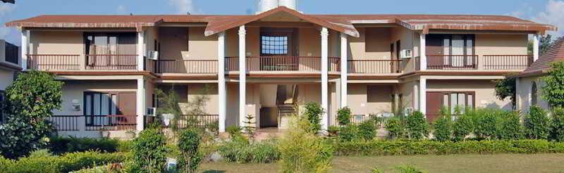 Наинитал: Clarks Inn Corbett Resort & SPA Corbett