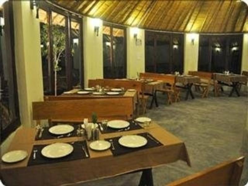 Наинитал: Clarks Inn Corbett Resort & SPA Corbett