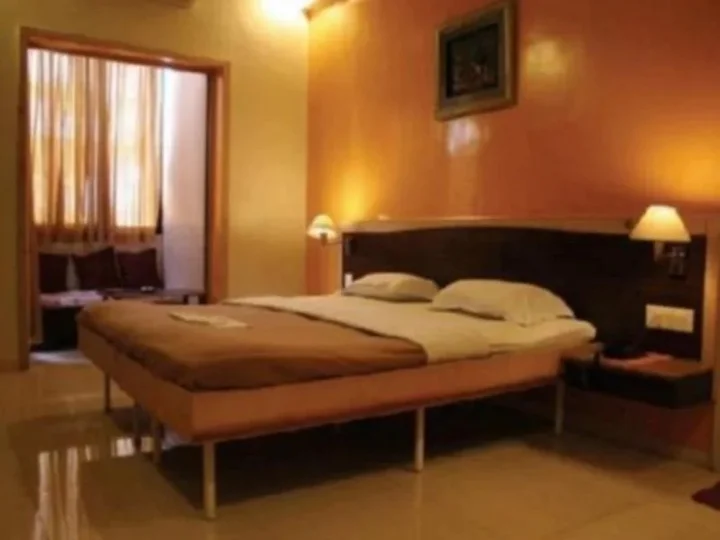Пуна: Hotel Parichay