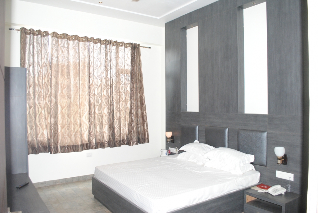 Пуна: Hotel Parichay