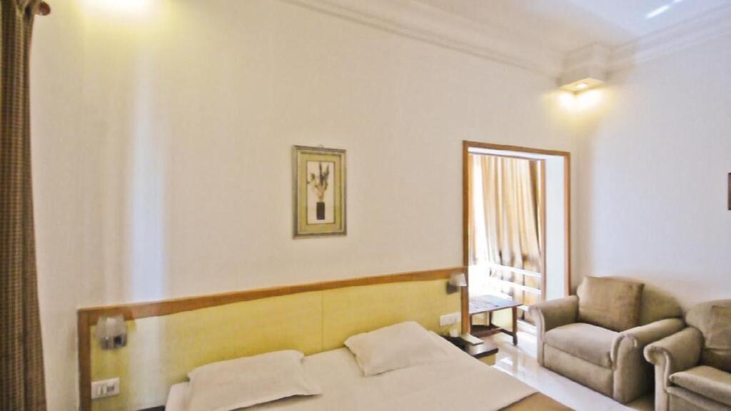 Пуна: Hotel Parichay